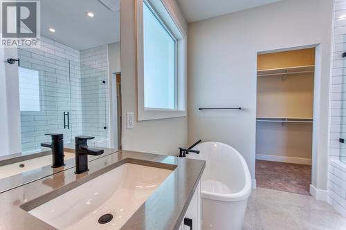 178 Whistler Place, Vernon, BC - Indoor Photo Showing Bathroom