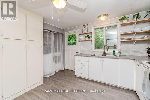 3 Wellington Street, Bracebridge, ON - Indoor Photo Showing Kitchen With Double Sink