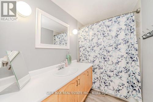 3 Wellington Street, Bracebridge, ON - Indoor Photo Showing Bathroom