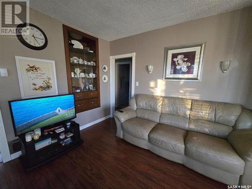 69 Main Street, Fillmore, SK - Indoor Photo Showing Living Room