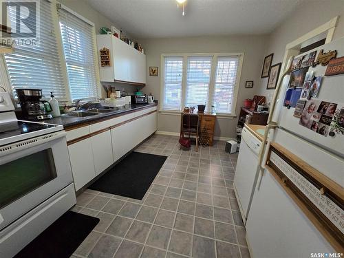 69 Main Street, Fillmore, SK - Indoor Photo Showing Kitchen With Double Sink