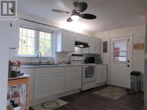 426 Main Street, Bishop'S Falls, NL - Indoor Photo Showing Kitchen