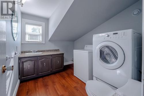 18 Byrnes Road, Paradise, NL - Indoor Photo Showing Laundry Room