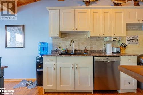 317 Haskett'S Drive, Georgian Bay, ON - Indoor Photo Showing Kitchen