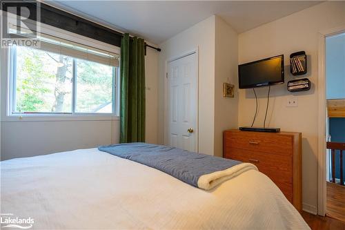 317 Haskett'S Drive, Georgian Bay, ON - Indoor Photo Showing Bedroom