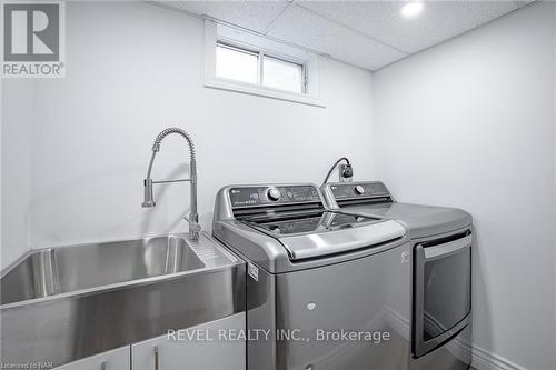 11 Rendale Avenue, St. Catharines, ON - Indoor Photo Showing Laundry Room