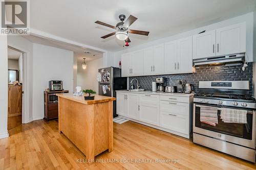 80 East 33Rd Street, Hamilton, ON - Indoor Photo Showing Kitchen