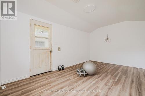 80 East 33Rd Street, Hamilton, ON - Indoor Photo Showing Other Room