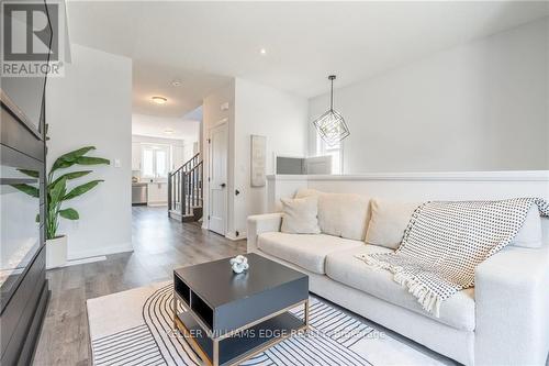 35 - 61 Soho Street, Hamilton, ON - Indoor Photo Showing Living Room