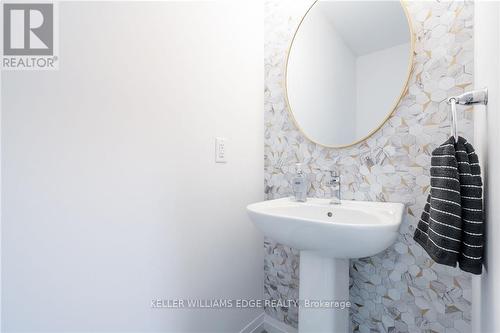 35 - 61 Soho Street, Hamilton, ON - Indoor Photo Showing Bathroom