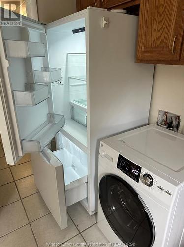 3240 Askin Avenue Unit# Main, Windsor, ON - Indoor Photo Showing Laundry Room