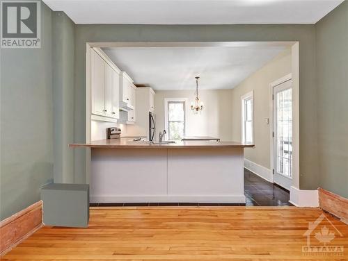 26 Second Avenue, Ottawa, ON - Indoor Photo Showing Kitchen