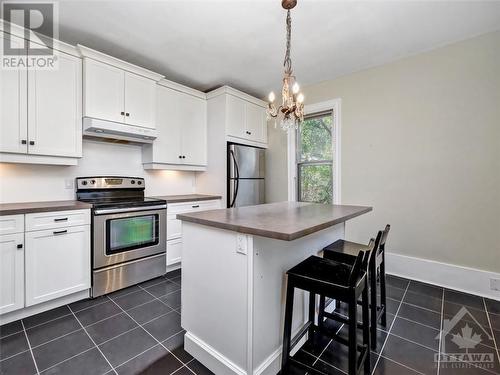 26 Second Avenue, Ottawa, ON - Indoor Photo Showing Kitchen