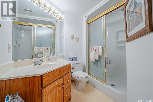 232 2301 Adelaide Street E, Saskatoon, SK - Indoor Photo Showing Bathroom