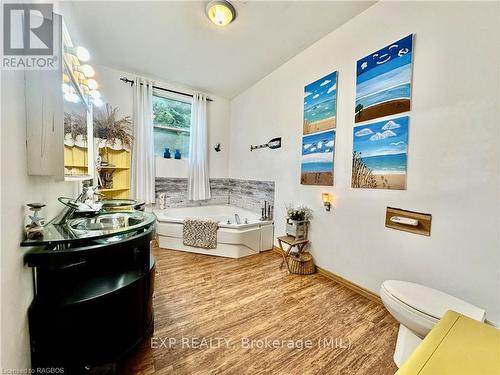 279 1St Avenue S, Arran-Elderslie, ON - Indoor Photo Showing Bathroom