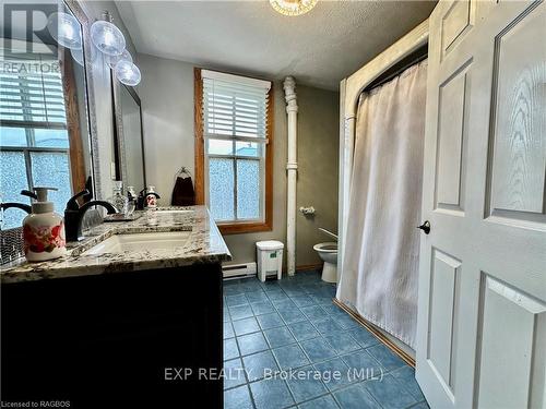 279 1St Avenue S, Arran-Elderslie, ON - Indoor Photo Showing Bathroom