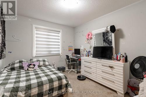 24 - 499 Sophia Crescent, London, ON - Indoor Photo Showing Bedroom