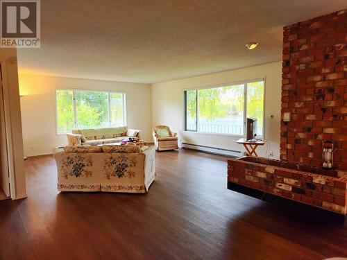 2260 Gerow Island Road, Burns Lake, BC - Indoor Photo Showing Living Room