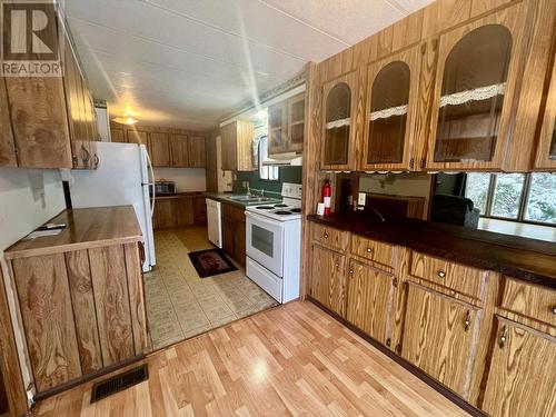 8875 North Fork Road, Grand Forks, BC - Indoor Photo Showing Kitchen