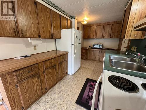 8875 North Fork Road, Grand Forks, BC - Indoor Photo Showing Kitchen With Double Sink