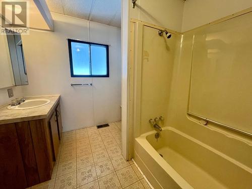 8875 North Fork Road, Grand Forks, BC - Indoor Photo Showing Bathroom