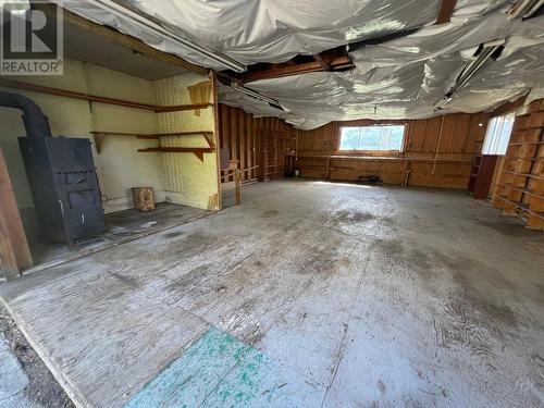 8875 North Fork Road, Grand Forks, BC - Indoor Photo Showing Garage