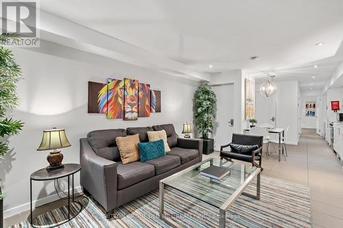 253 Roxton Road, Toronto, ON - Indoor Photo Showing Living Room