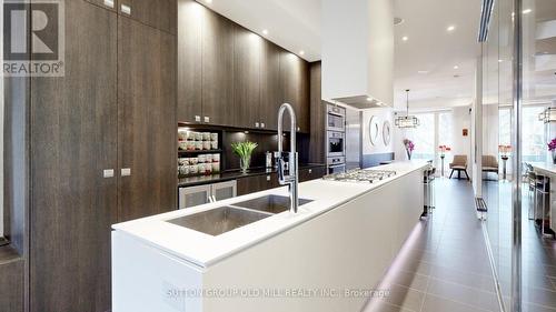 253 Roxton Road, Toronto, ON - Indoor Photo Showing Kitchen With Double Sink With Upgraded Kitchen