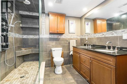 2642 5Th Line, Innisfil, ON - Indoor Photo Showing Bathroom