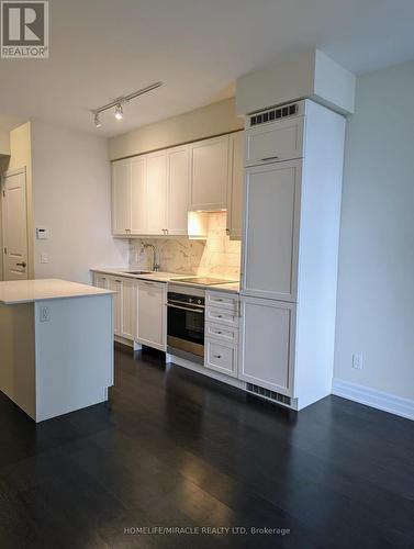 1105 - 9085 Jane Street, Vaughan, ON - Indoor Photo Showing Kitchen With Upgraded Kitchen