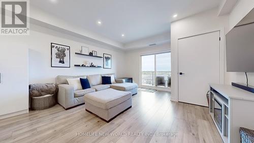 512 - 4 Spice Way, Barrie, ON - Indoor Photo Showing Living Room