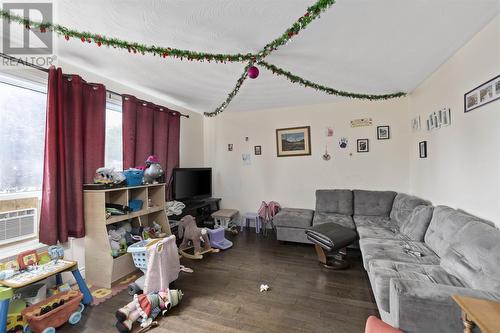 19 Silver Birch Dr, Sault Ste. Marie, ON - Indoor Photo Showing Living Room