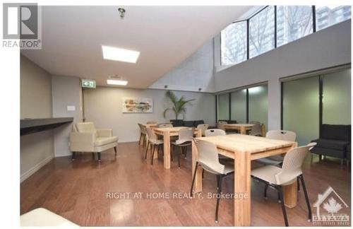 2006 - 470 Laurier Avenue W, Ottawa, ON - Indoor Photo Showing Dining Room