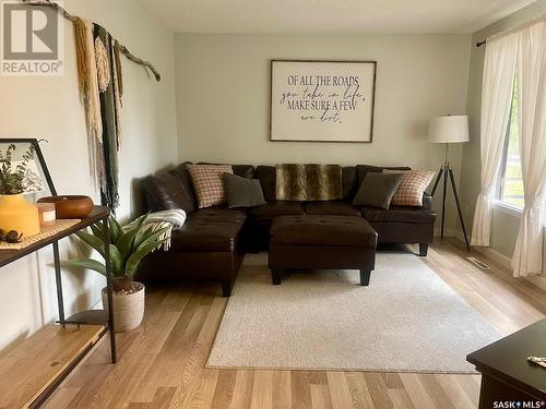 145 Johnston Crescent, Canora, SK - Indoor Photo Showing Living Room