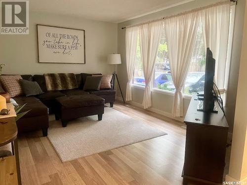 145 Johnston Crescent, Canora, SK - Indoor Photo Showing Living Room