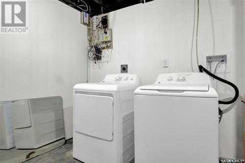 103 Broad Street, Regina, SK - Indoor Photo Showing Laundry Room