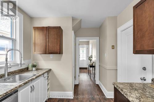 107 Oxford Street W, London, ON - Indoor Photo Showing Kitchen