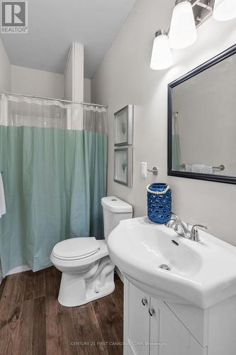 107 Oxford Street W, London, ON - Indoor Photo Showing Bathroom