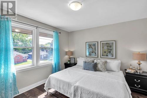 107 Oxford Street W, London, ON - Indoor Photo Showing Bedroom