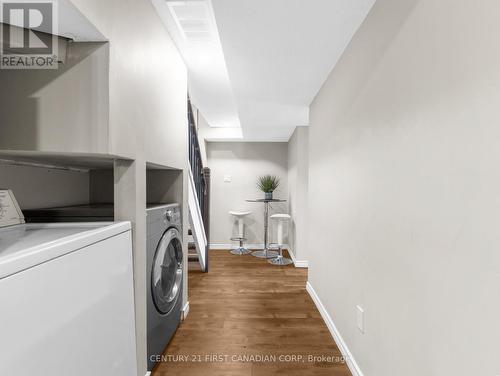 107 Oxford Street W, London, ON - Indoor Photo Showing Laundry Room