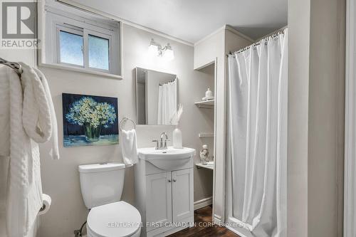 107 Oxford Street W, London, ON - Indoor Photo Showing Bathroom