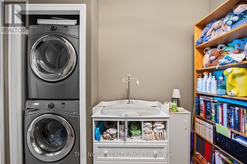 1101 - 1359 Rathburn Road E, Mississauga (Rathwood), ON - Indoor Photo Showing Laundry Room