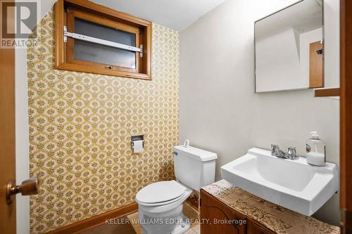 38 Osler Drive, Hamilton, ON - Indoor Photo Showing Bathroom