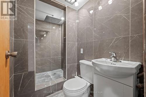 20 Lambert Place, Kitchener, ON - Indoor Photo Showing Bathroom