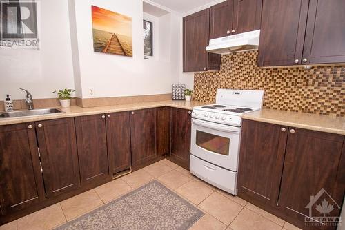 244 Charlotte Street Unit#1, Ottawa, ON - Indoor Photo Showing Kitchen