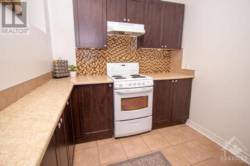 244 Charlotte Street Unit#1, Ottawa, ON - Indoor Photo Showing Kitchen