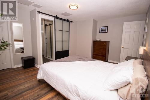 244 Charlotte Street Unit#1, Ottawa, ON - Indoor Photo Showing Bedroom