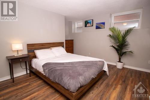 244 Charlotte Street Unit#1, Ottawa, ON - Indoor Photo Showing Bedroom