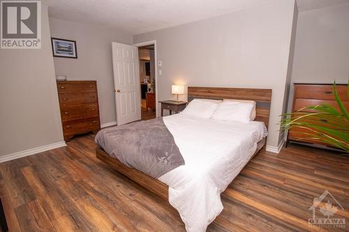 244 Charlotte Street Unit#1, Ottawa, ON - Indoor Photo Showing Bedroom