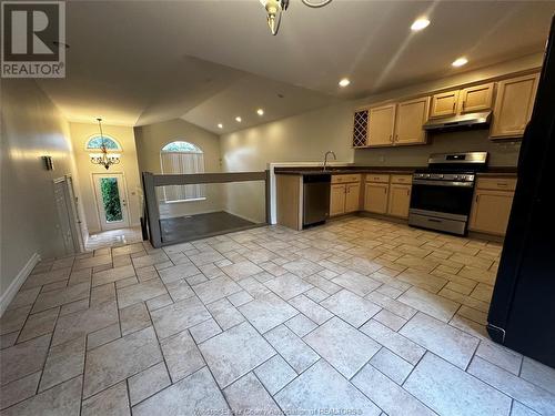 1264 Imperial Crescent, Windsor, ON - Indoor Photo Showing Kitchen